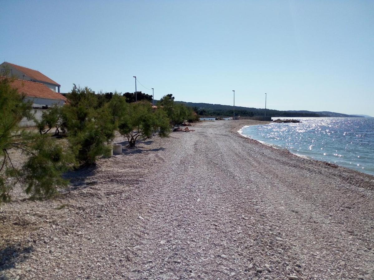 Apartments Zvonimir,Place By The Sea Mirce Zewnętrze zdjęcie